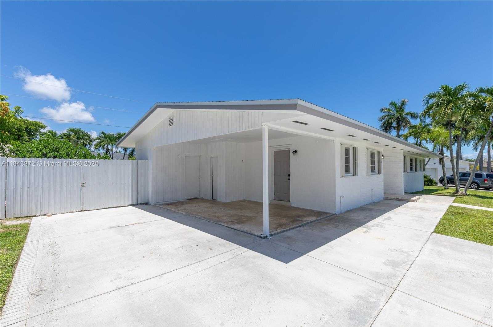 Small Image of 9215 SOUTH WEST 178TH TER, Palmetto Bay Number 37