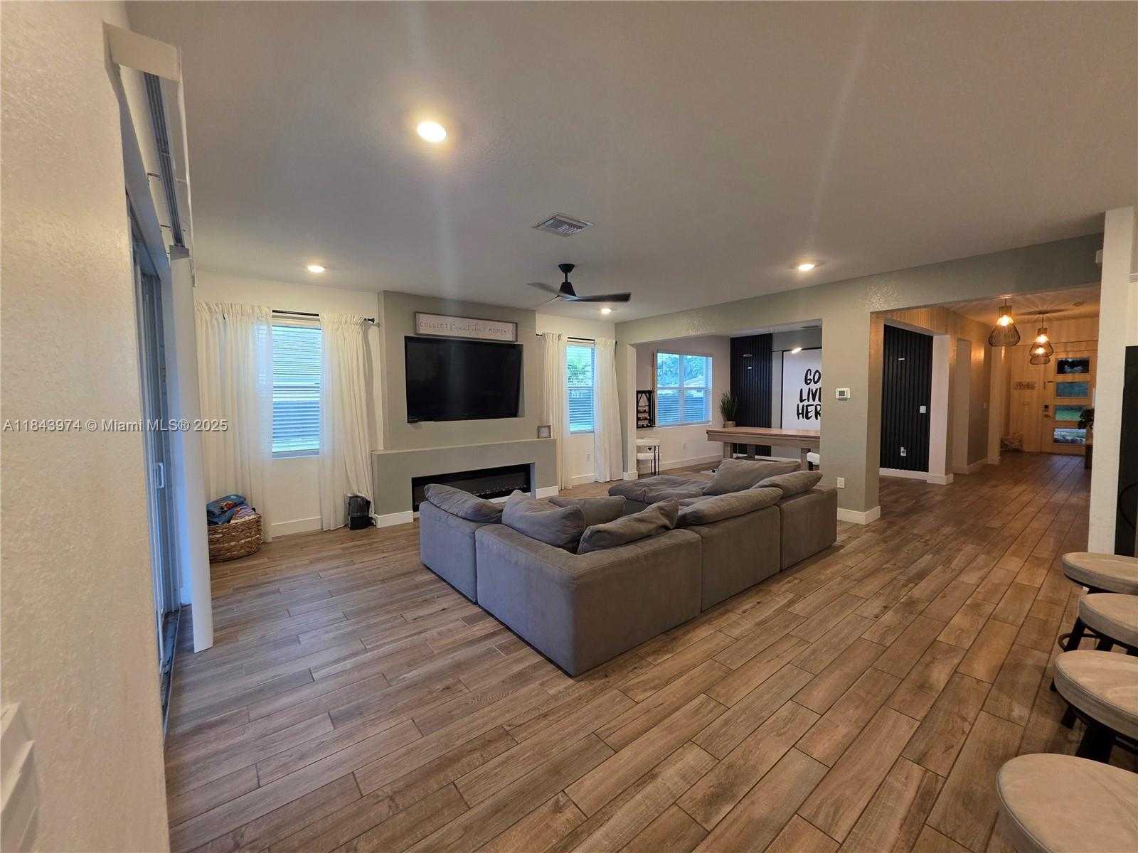 Small Image of 29340 SOUTH WEST 178TH CT, Homestead Number 10