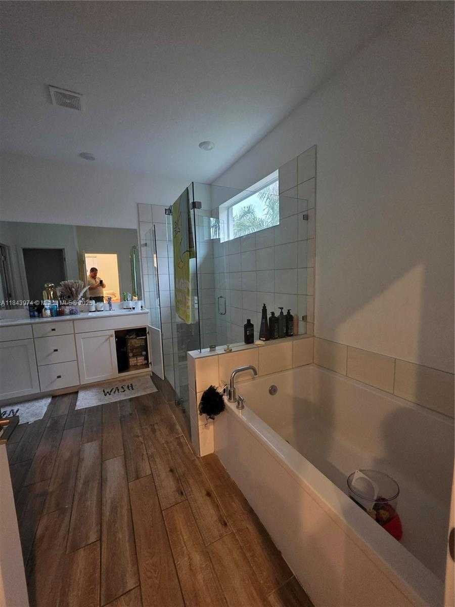 Small Image of 29340 SOUTH WEST 178TH CT, Homestead Number 15