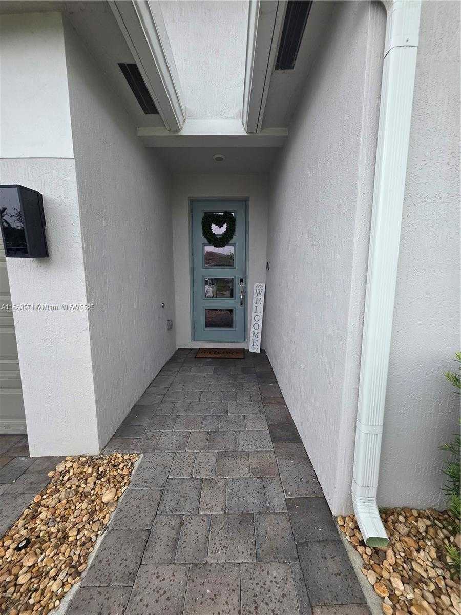 Small Image of 29340 SOUTH WEST 178TH CT, Homestead Number 2