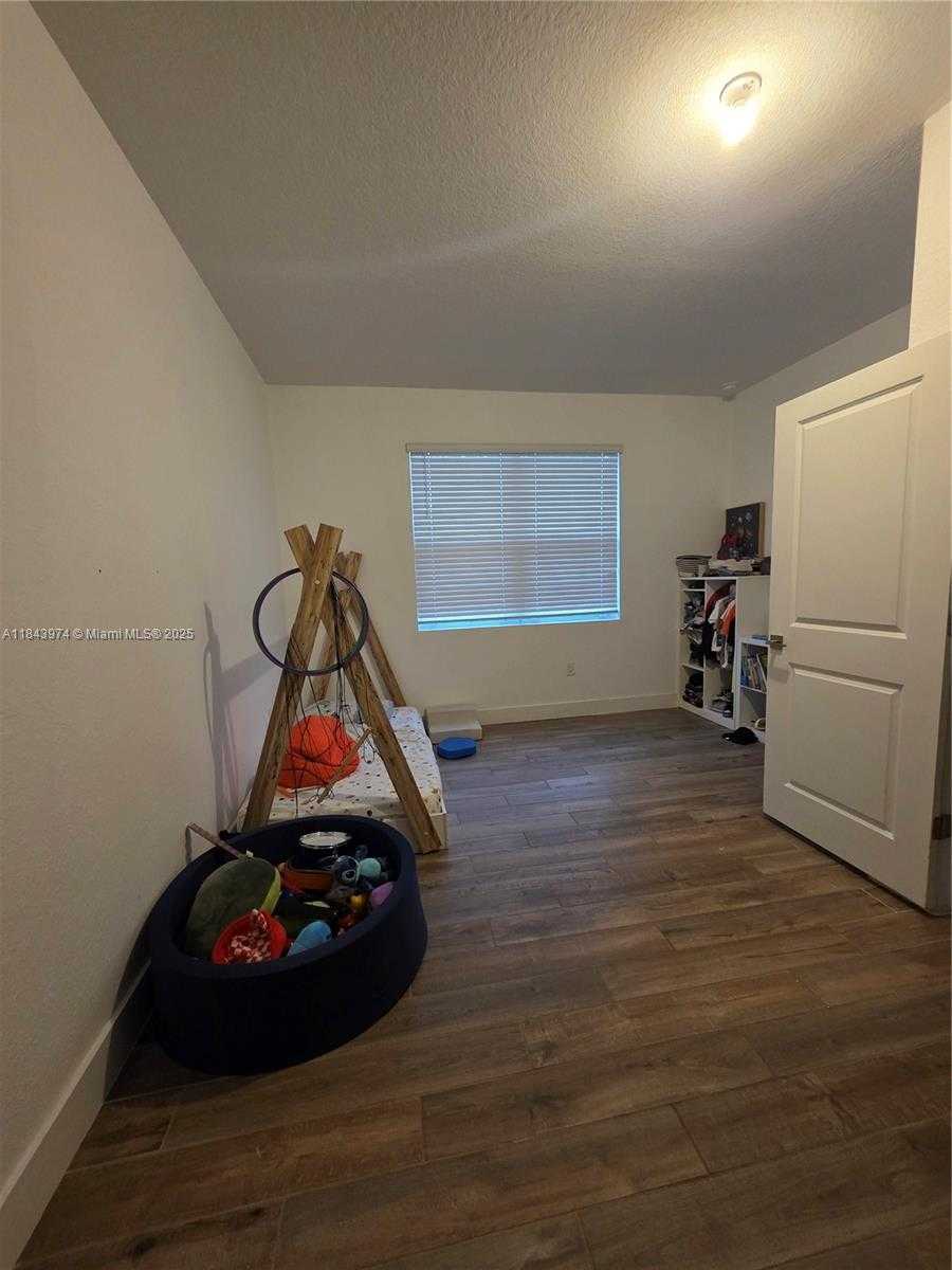 Small Image of 29340 SOUTH WEST 178TH CT, Homestead Number 32