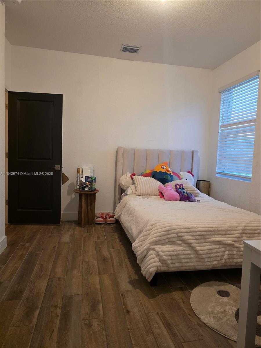 Small Image of 29340 SOUTH WEST 178TH CT, Homestead Number 4