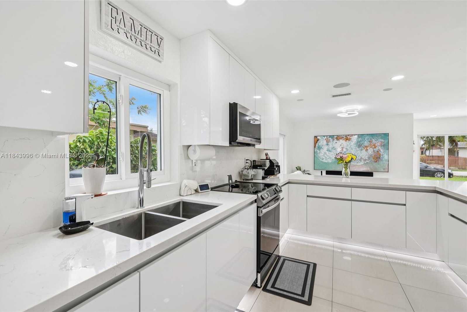 Small Image of 7711 NORTH WEST 38TH ST, Davie Number 14