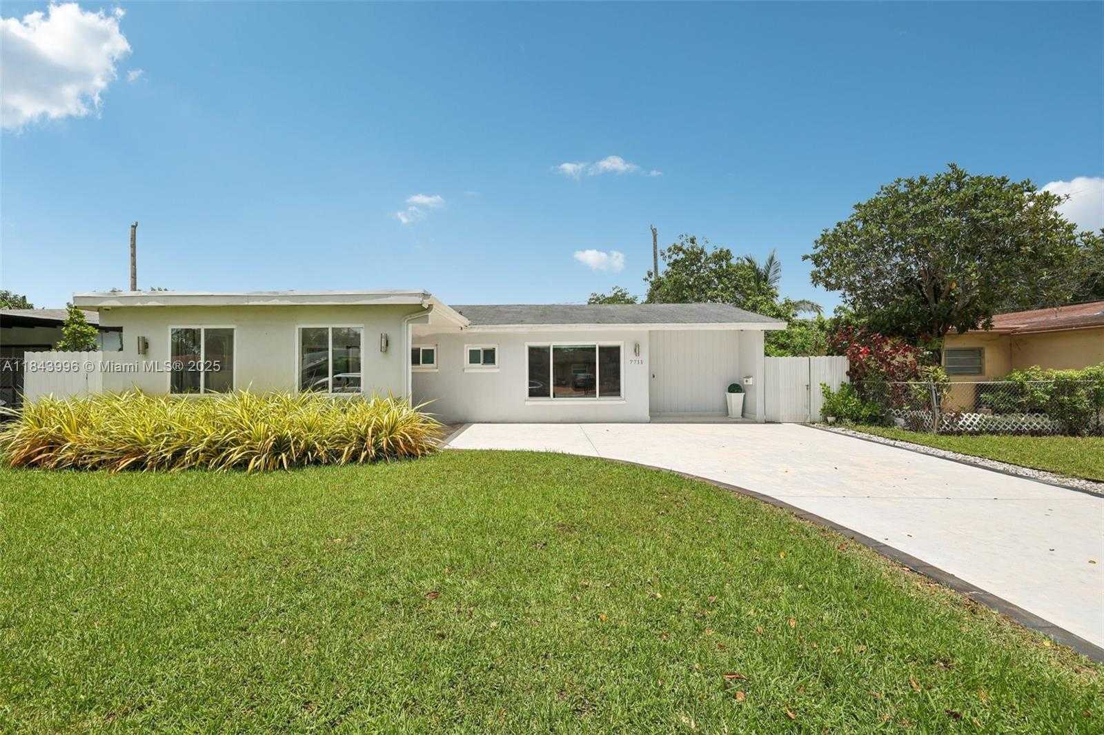 Small Image of 7711 NORTH WEST 38TH ST, Davie Number 3