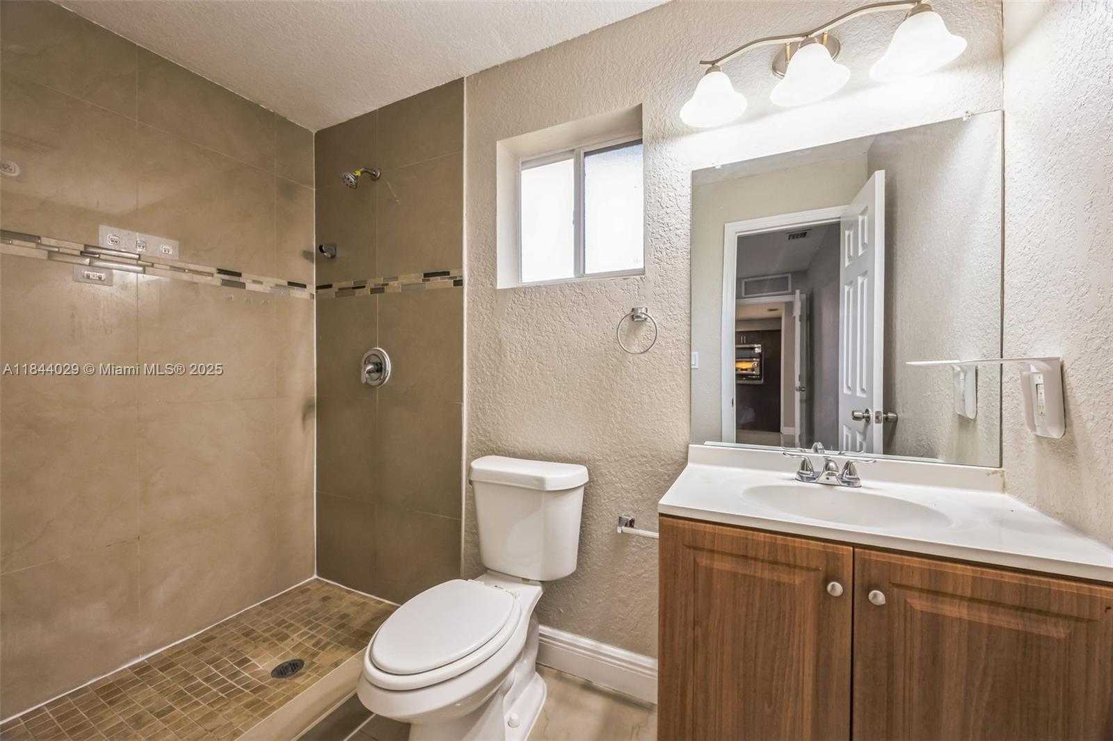 Small Image of 2041 ACAPULCO DR, Miramar Number 11