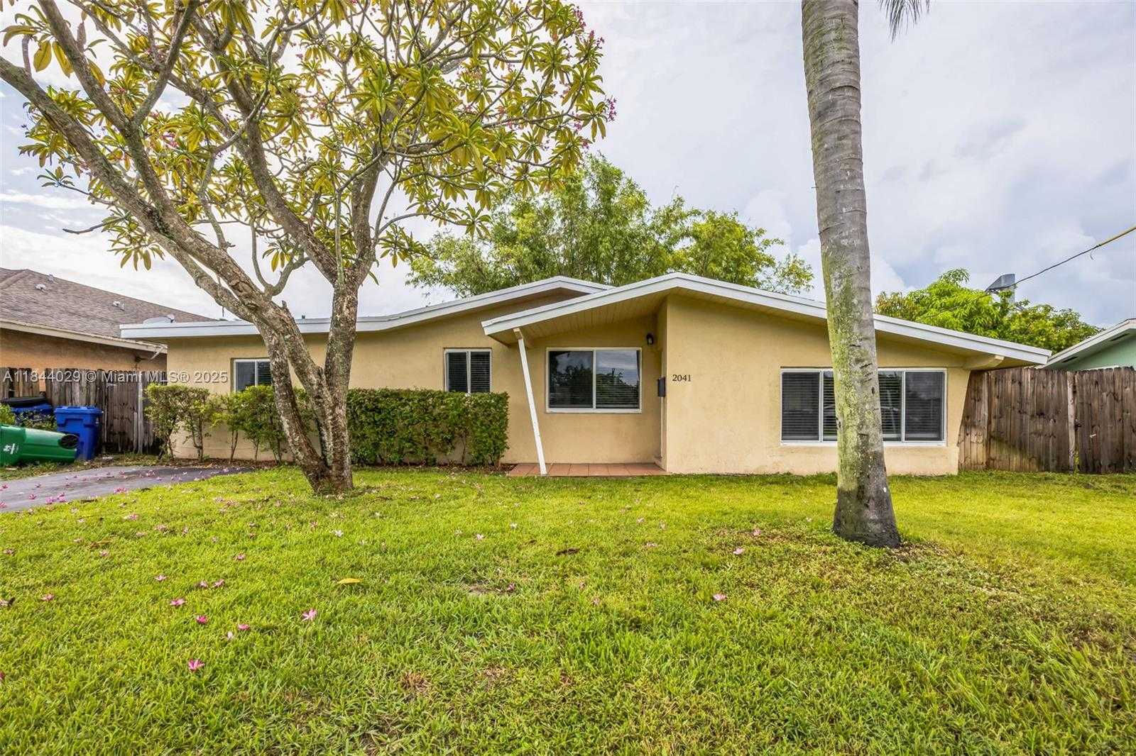 Small Image of 2041 ACAPULCO DR, Miramar Number 15
