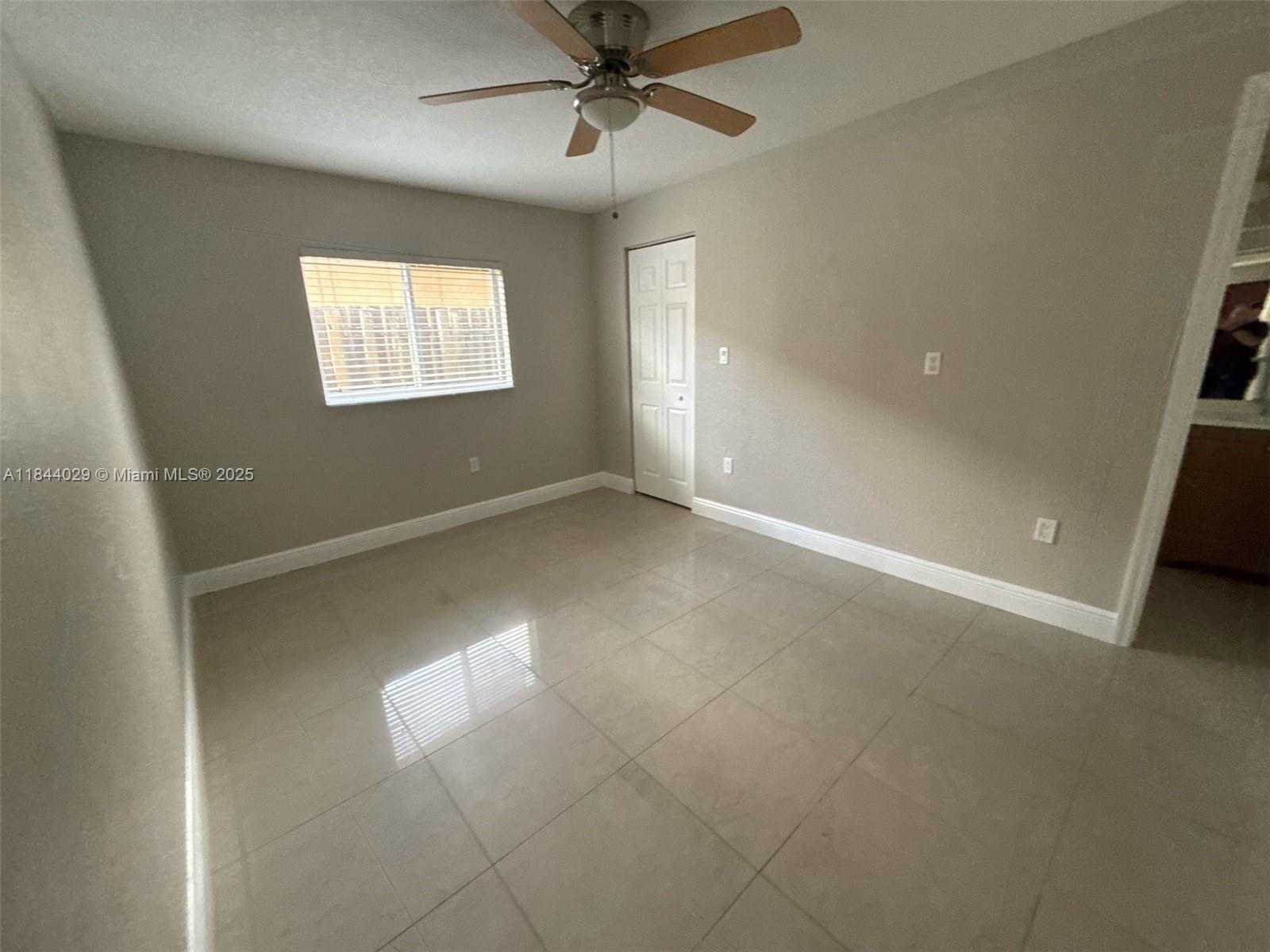 Small Image of 2041 ACAPULCO DR, Miramar Number 16