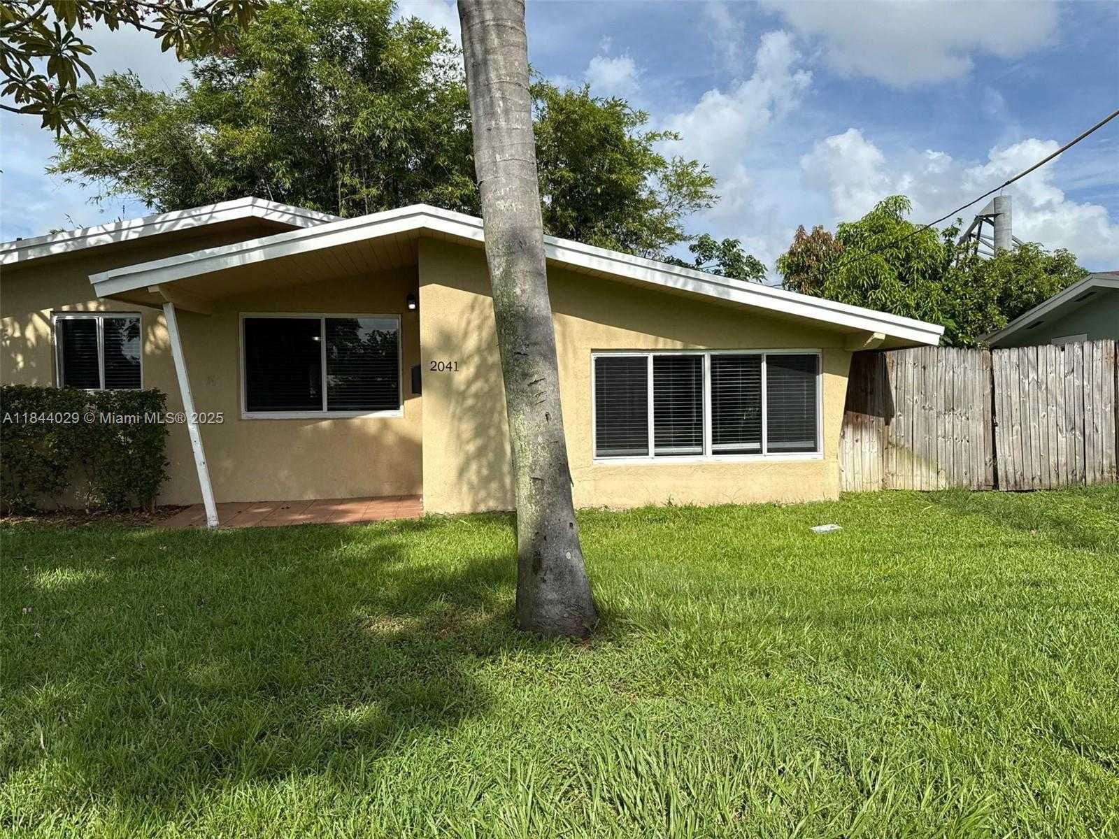 Small Image of 2041 ACAPULCO DR, Miramar Number 17