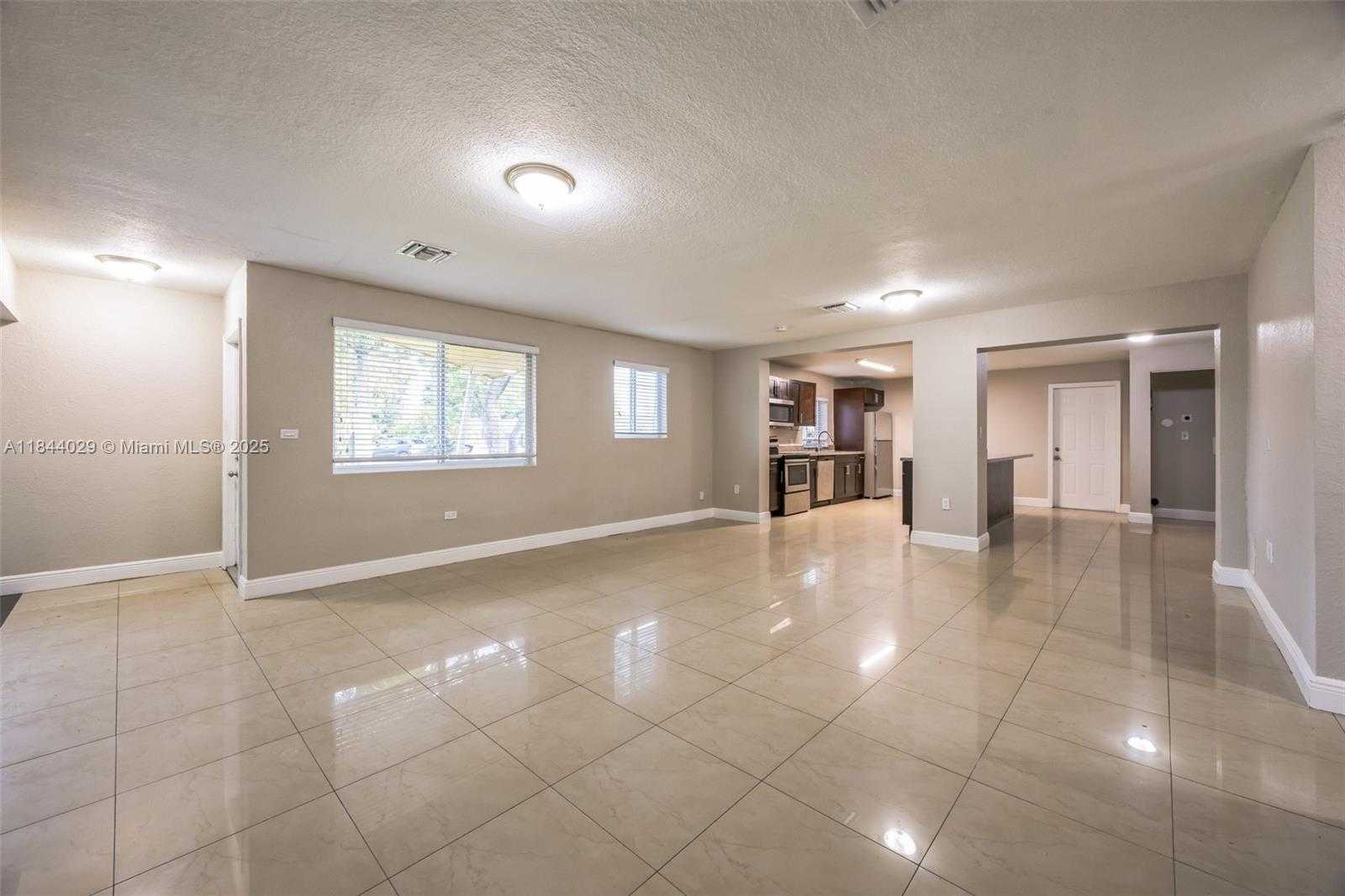 Small Image of 2041 ACAPULCO DR, Miramar Number 6