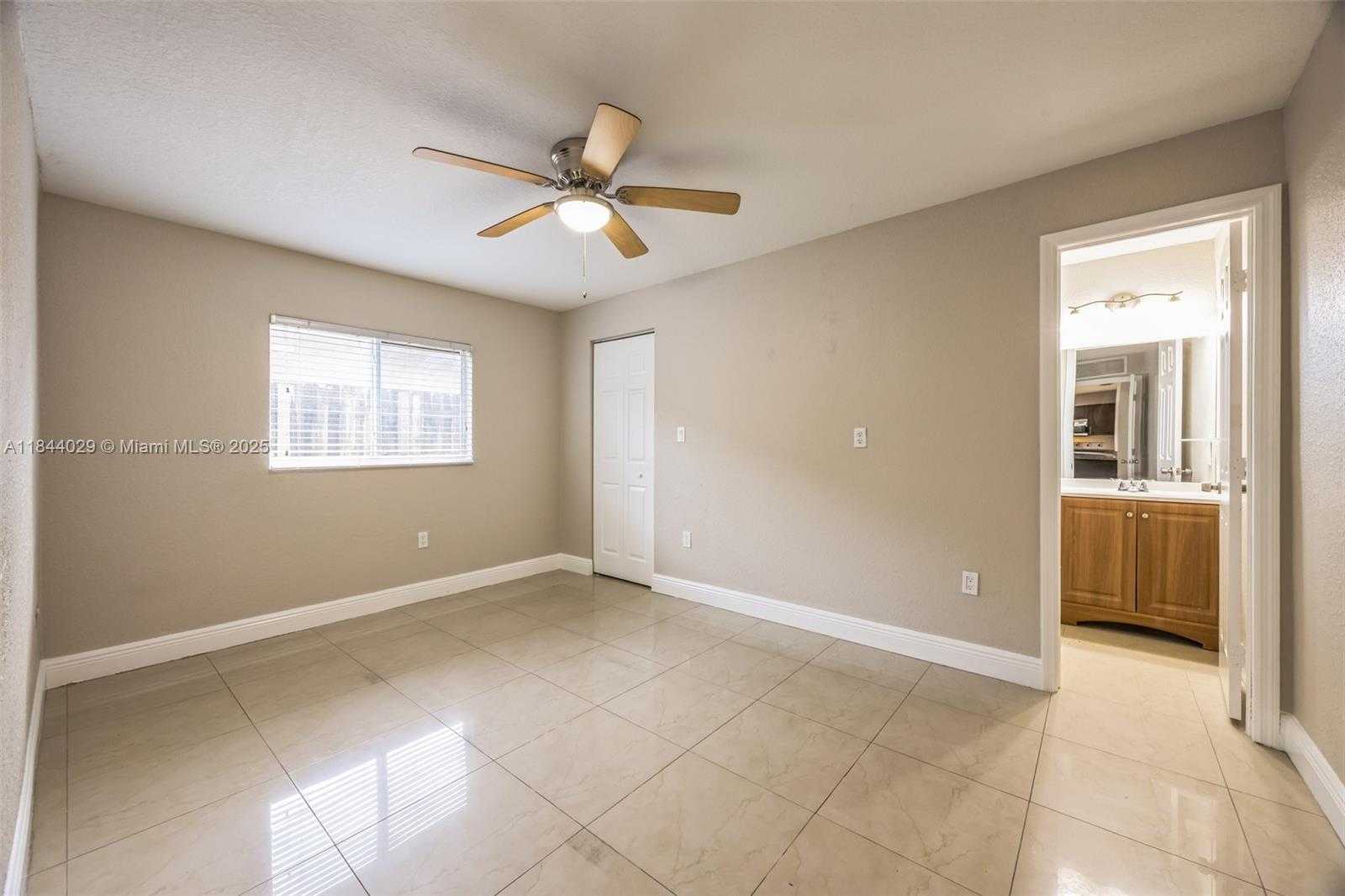 Small Image of 2041 ACAPULCO DR, Miramar Number 7