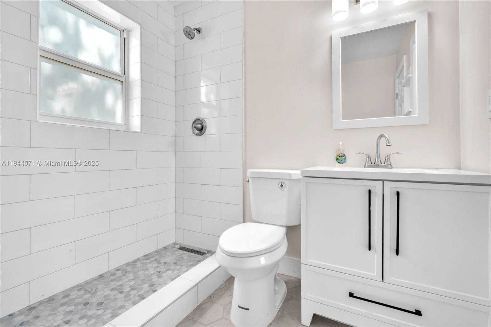Small Image of 208 NORTH 56TH AVE, Hollywood Number 13