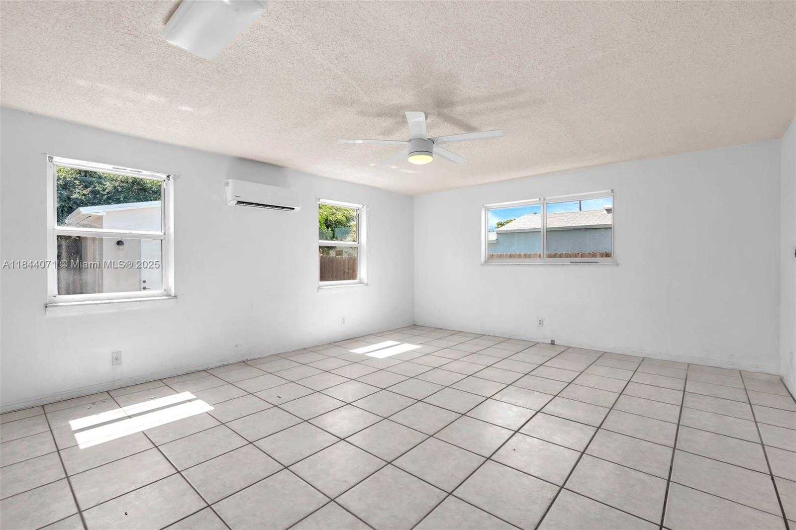 Small Image of 208 NORTH 56TH AVE, Hollywood Number 16
