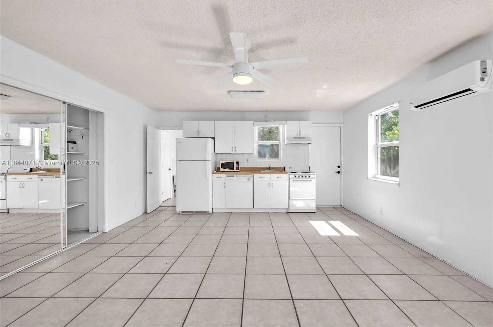 Small Image of 208 NORTH 56TH AVE, Hollywood Number 18
