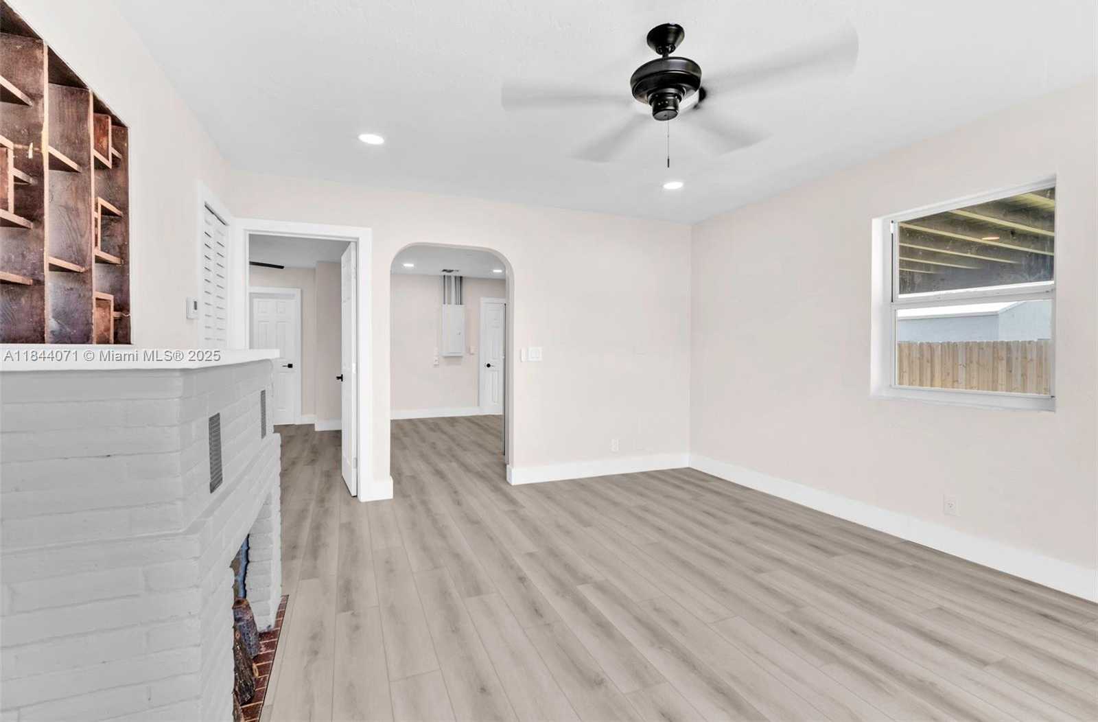 Small Image of 208 NORTH 56TH AVE, Hollywood Number 8