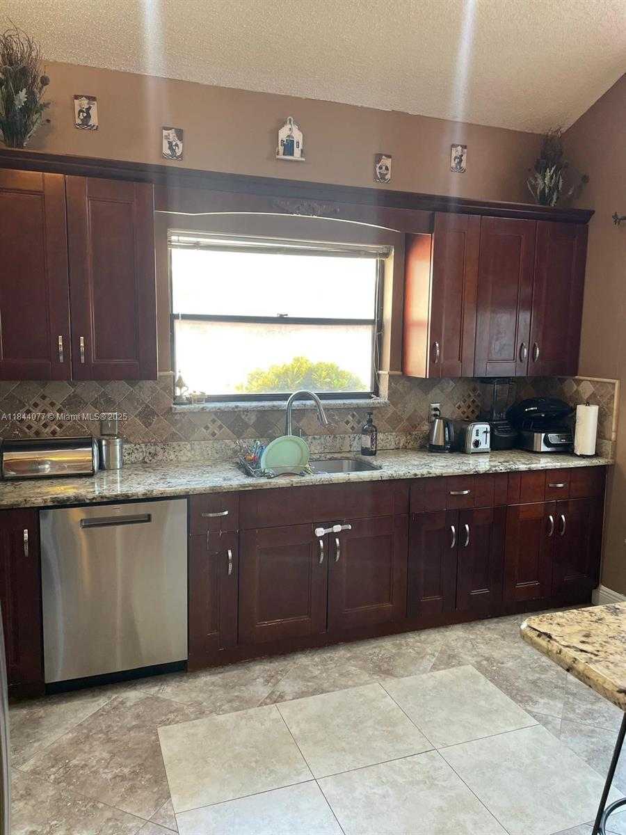 Small Image of 23403 BOCA TRACE DR, Boca Raton Number 10