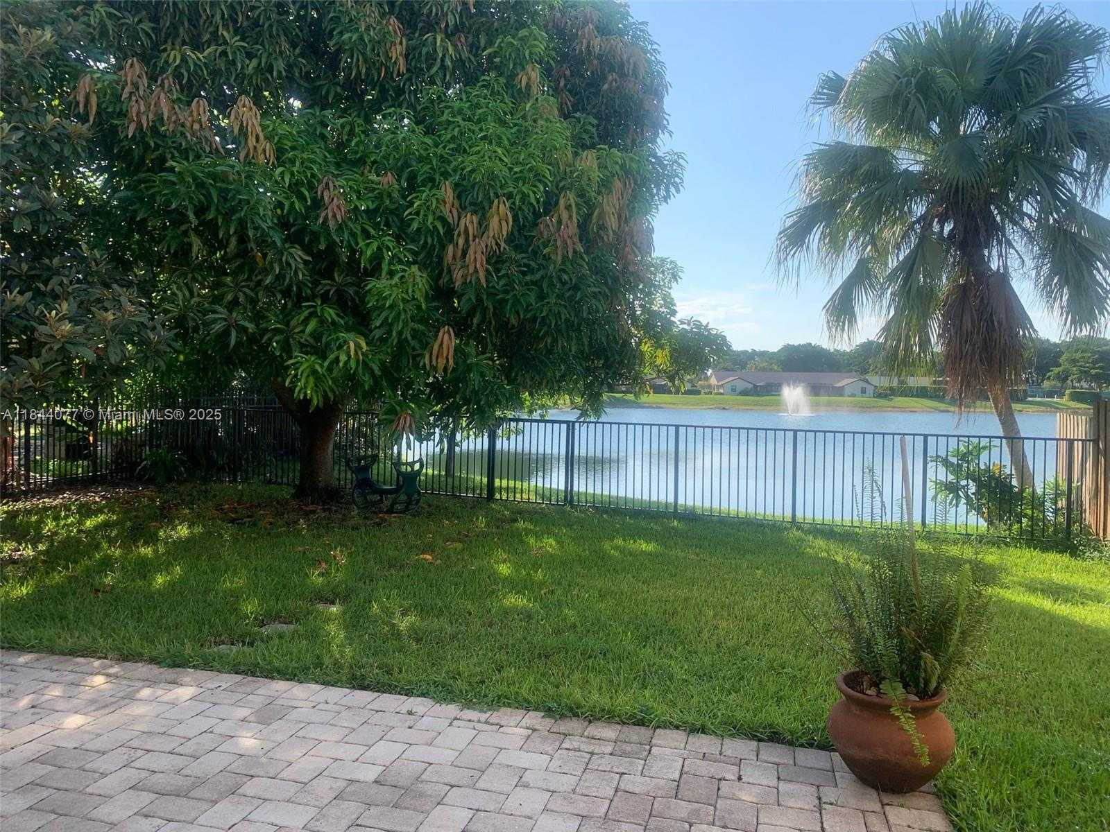 Small Image of 23403 BOCA TRACE DR, Boca Raton Number 3