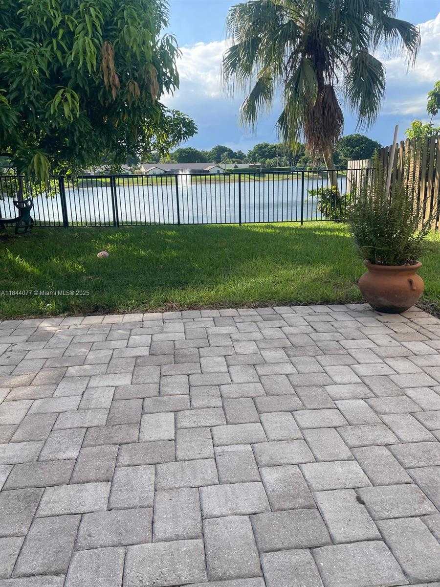Small Image of 23403 BOCA TRACE DR, Boca Raton Number 31