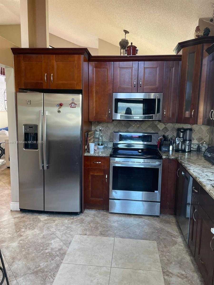 Small Image of 23403 BOCA TRACE DR, Boca Raton Number 9