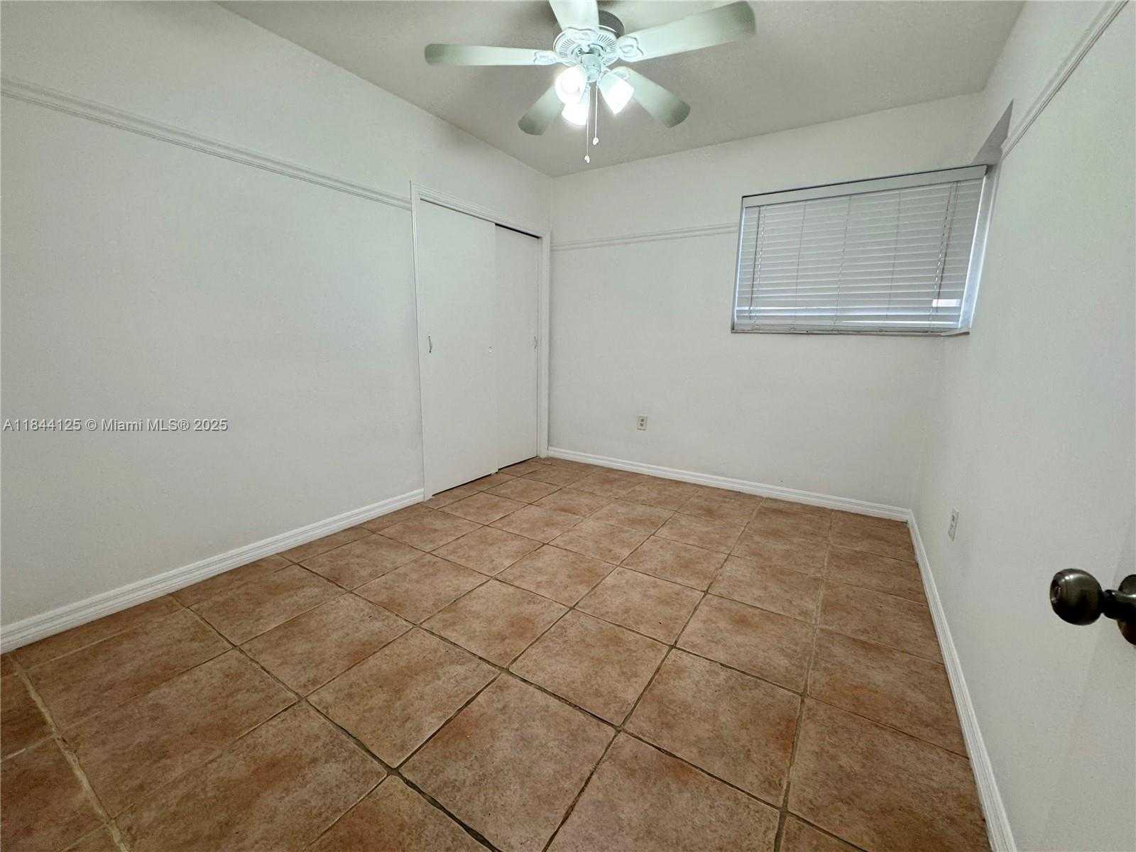 Small Image of 7536 CUTLASS AVE, North Bay Village Number 12