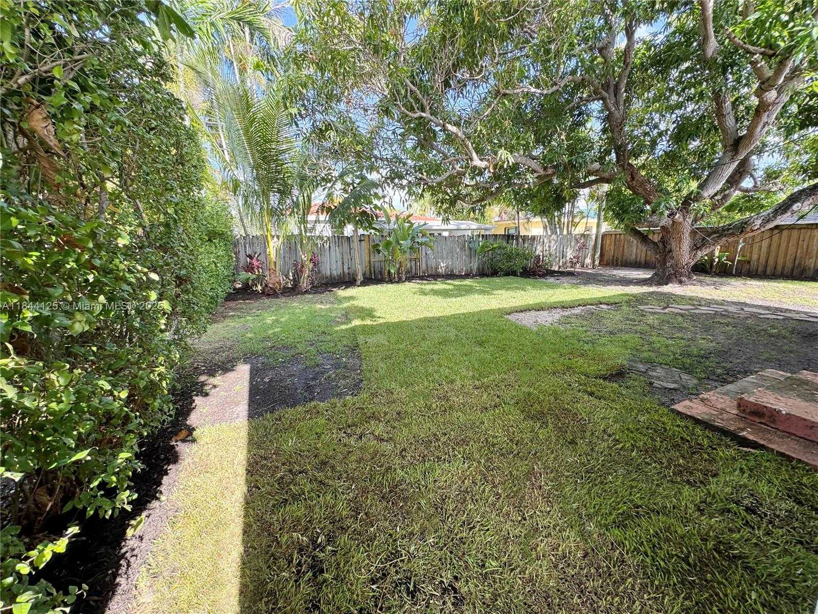 Small Image of 7536 CUTLASS AVE, North Bay Village Number 22