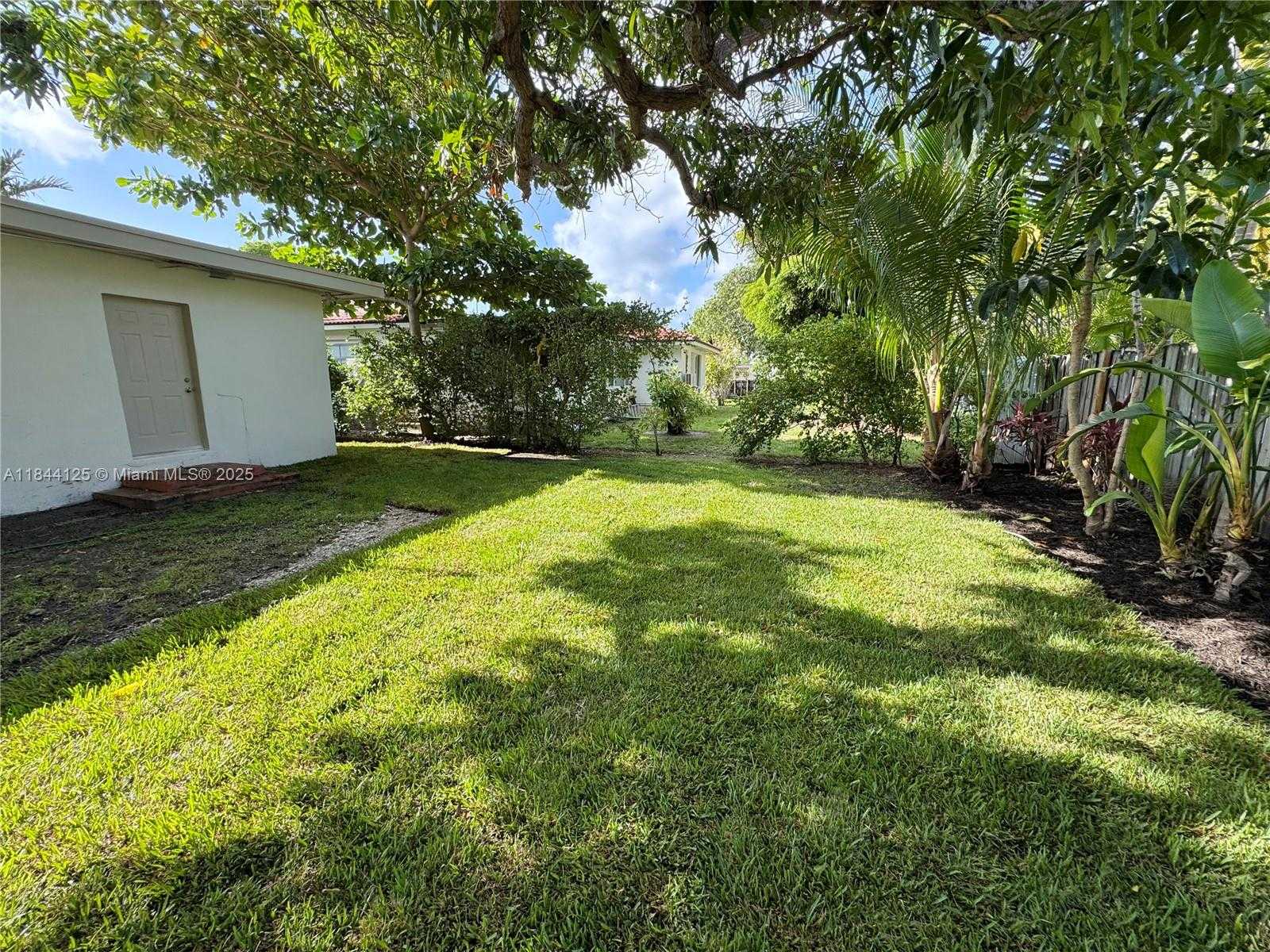 Small Image of 7536 CUTLASS AVE, North Bay Village Number 24