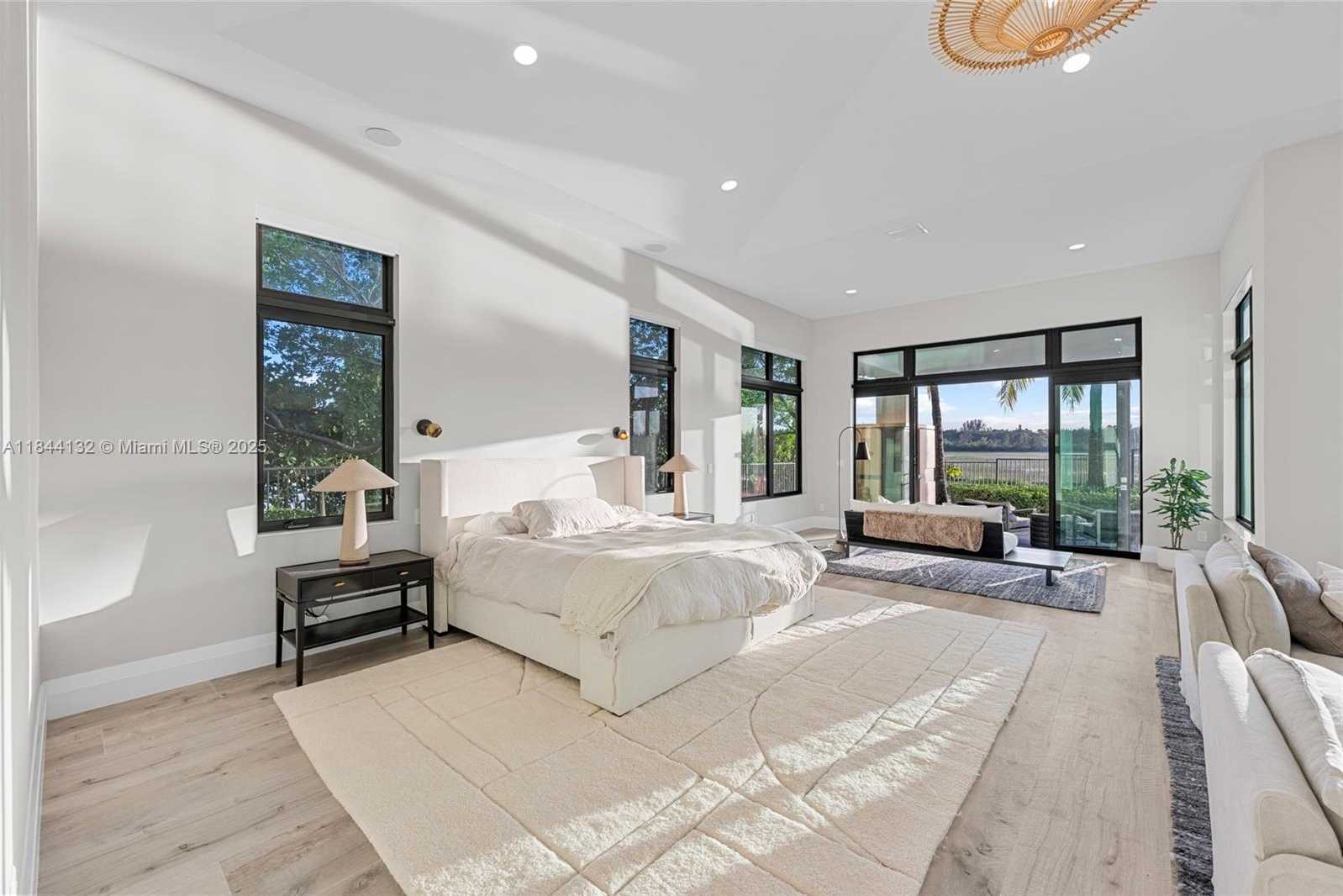 Small Image of 3275 ISLEWOOD AVE, Weston Number 17