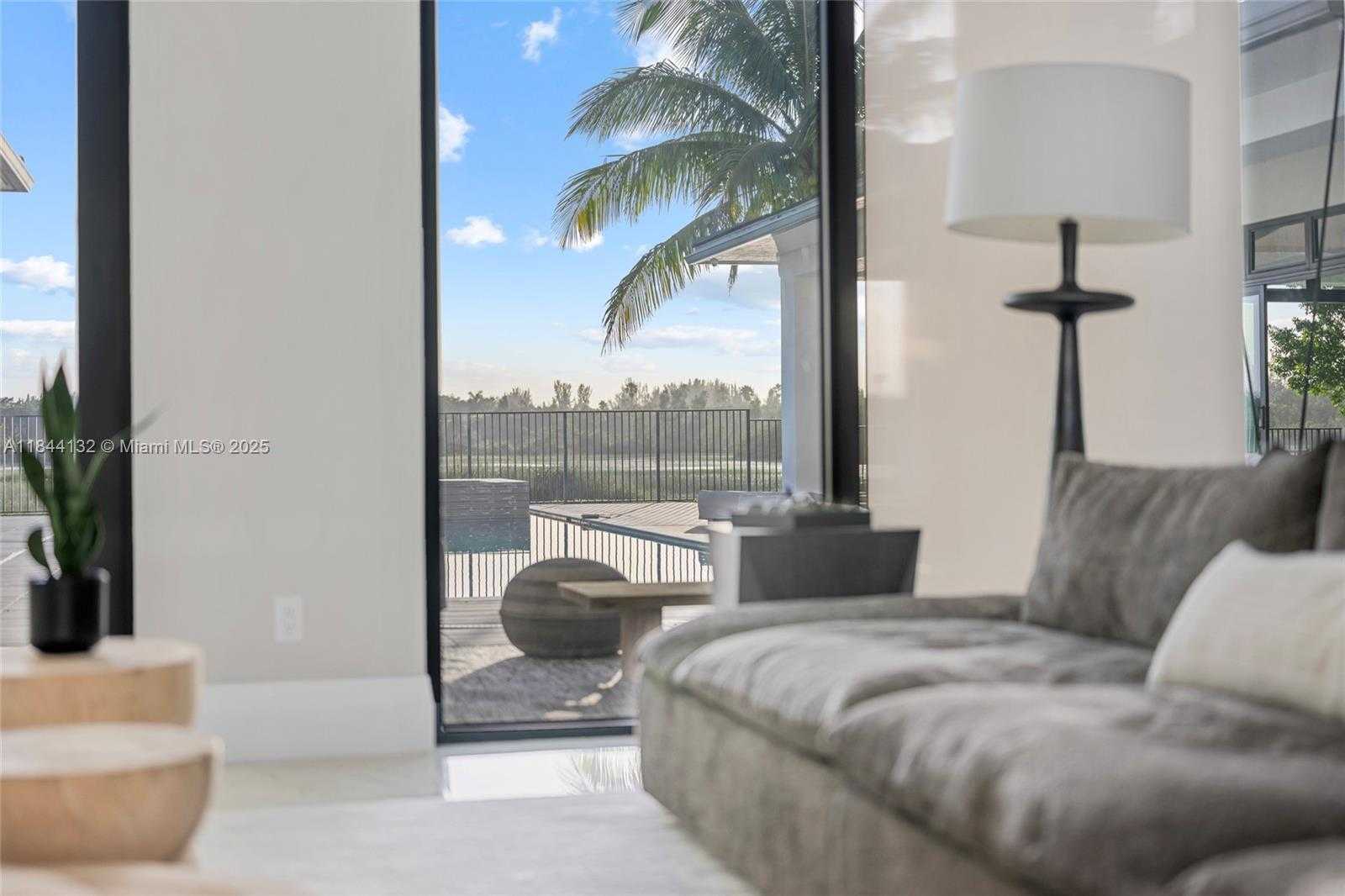 Small Image of 3275 ISLEWOOD AVE, Weston Number 21