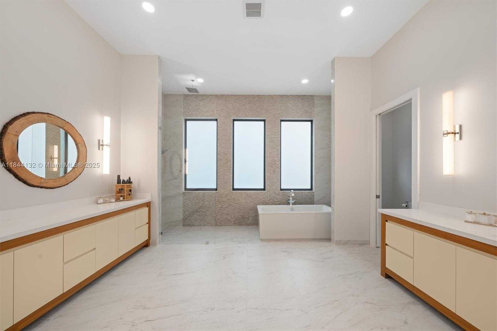 Small Image of 3275 ISLEWOOD AVE, Weston Number 25