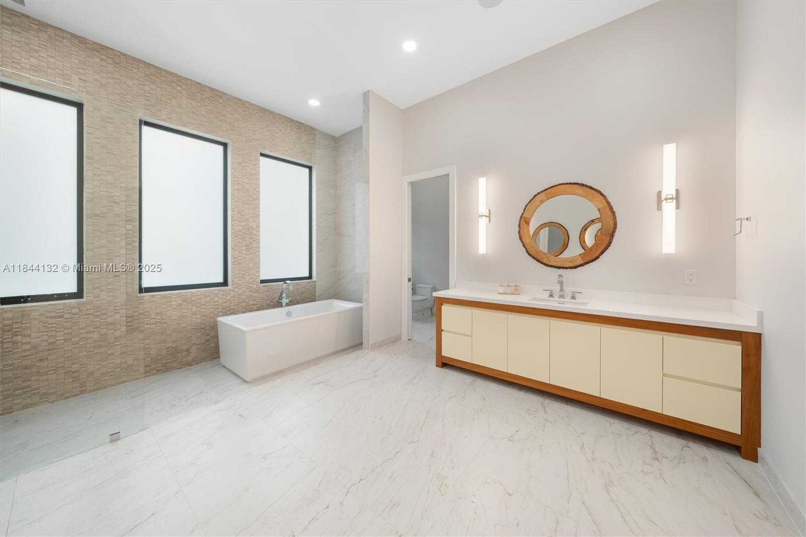 Small Image of 3275 ISLEWOOD AVE, Weston Number 27