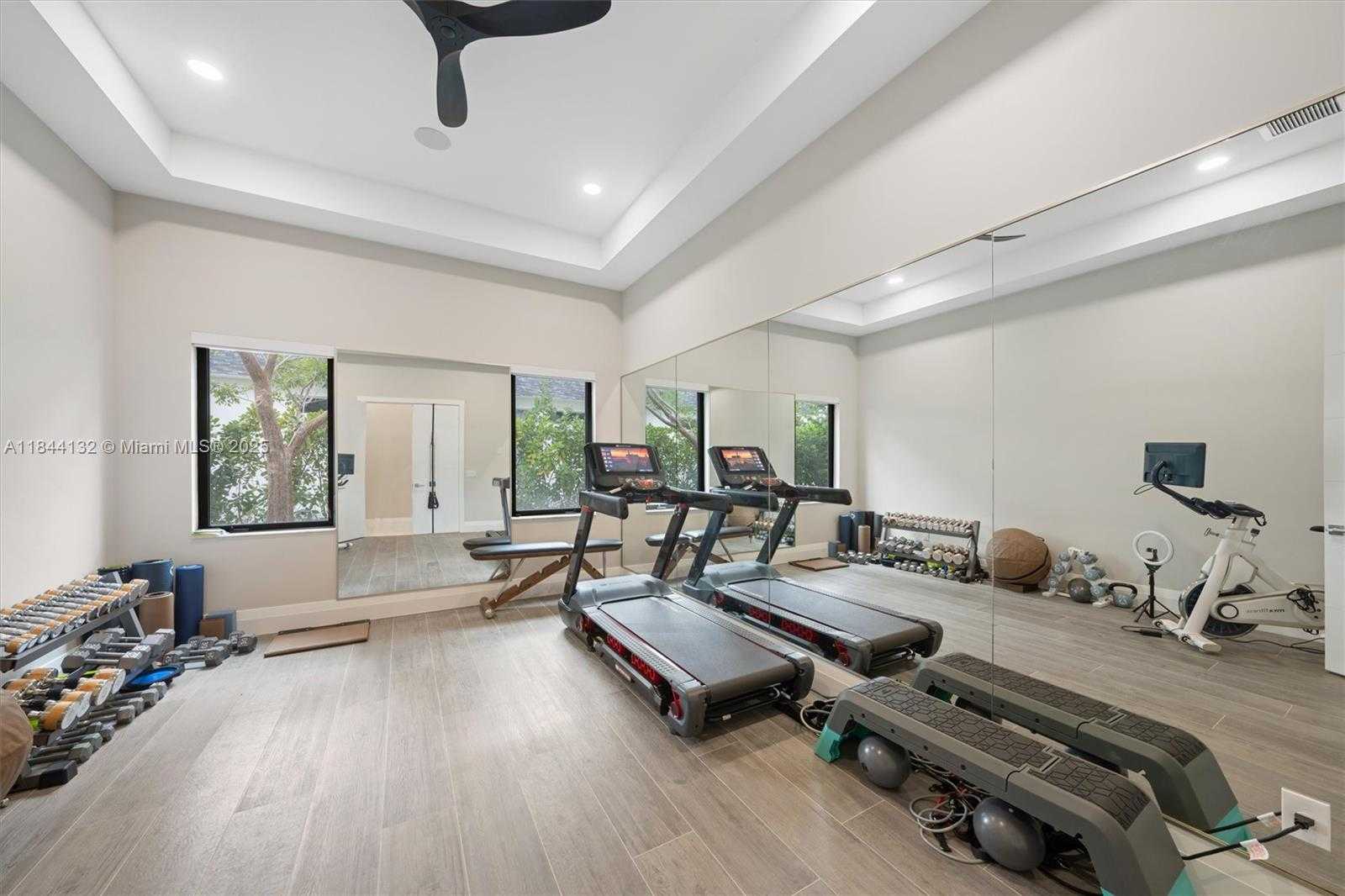 Small Image of 3275 ISLEWOOD AVE, Weston Number 29