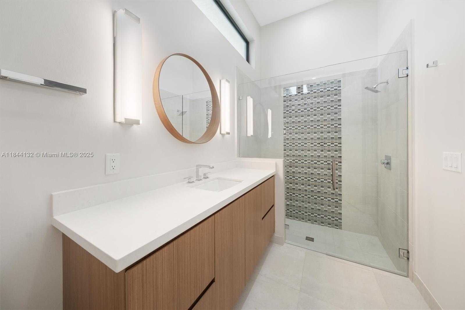 Small Image of 3275 ISLEWOOD AVE, Weston Number 33