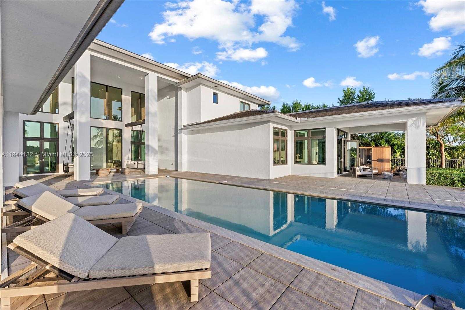 Small Image of 3275 ISLEWOOD AVE, Weston Number 38