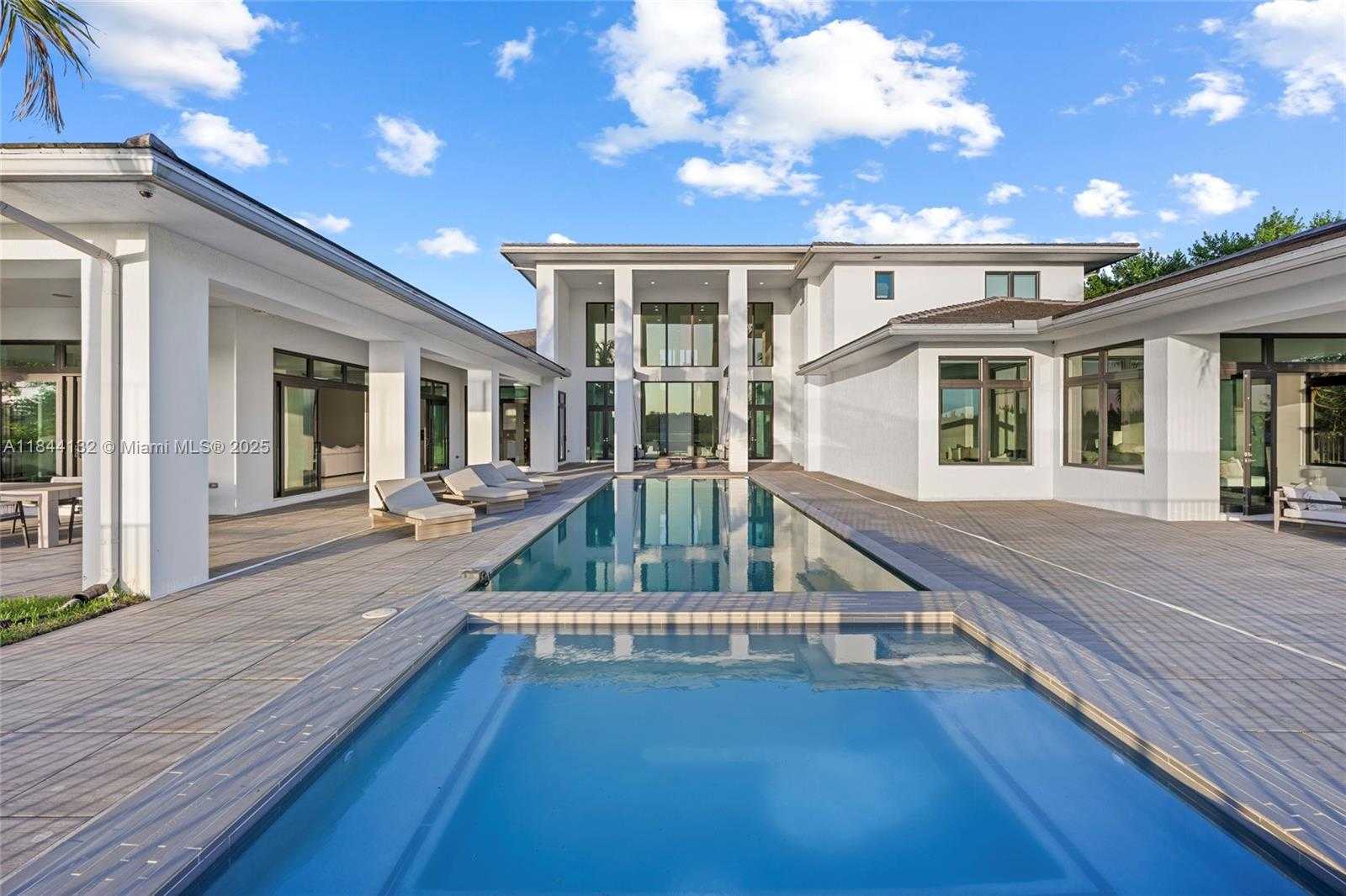 Small Image of 3275 ISLEWOOD AVE, Weston Number 39