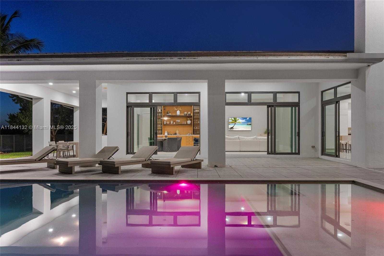 Small Image of 3275 ISLEWOOD AVE, Weston Number 43