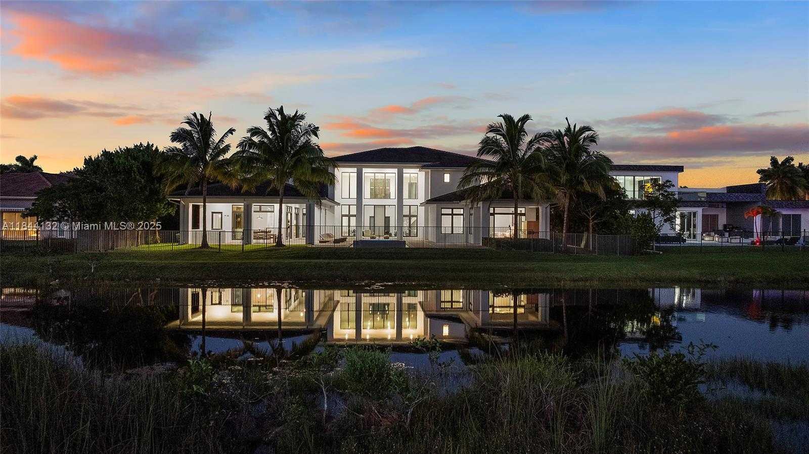 Small Image of 3275 ISLEWOOD AVE, Weston Number 46
