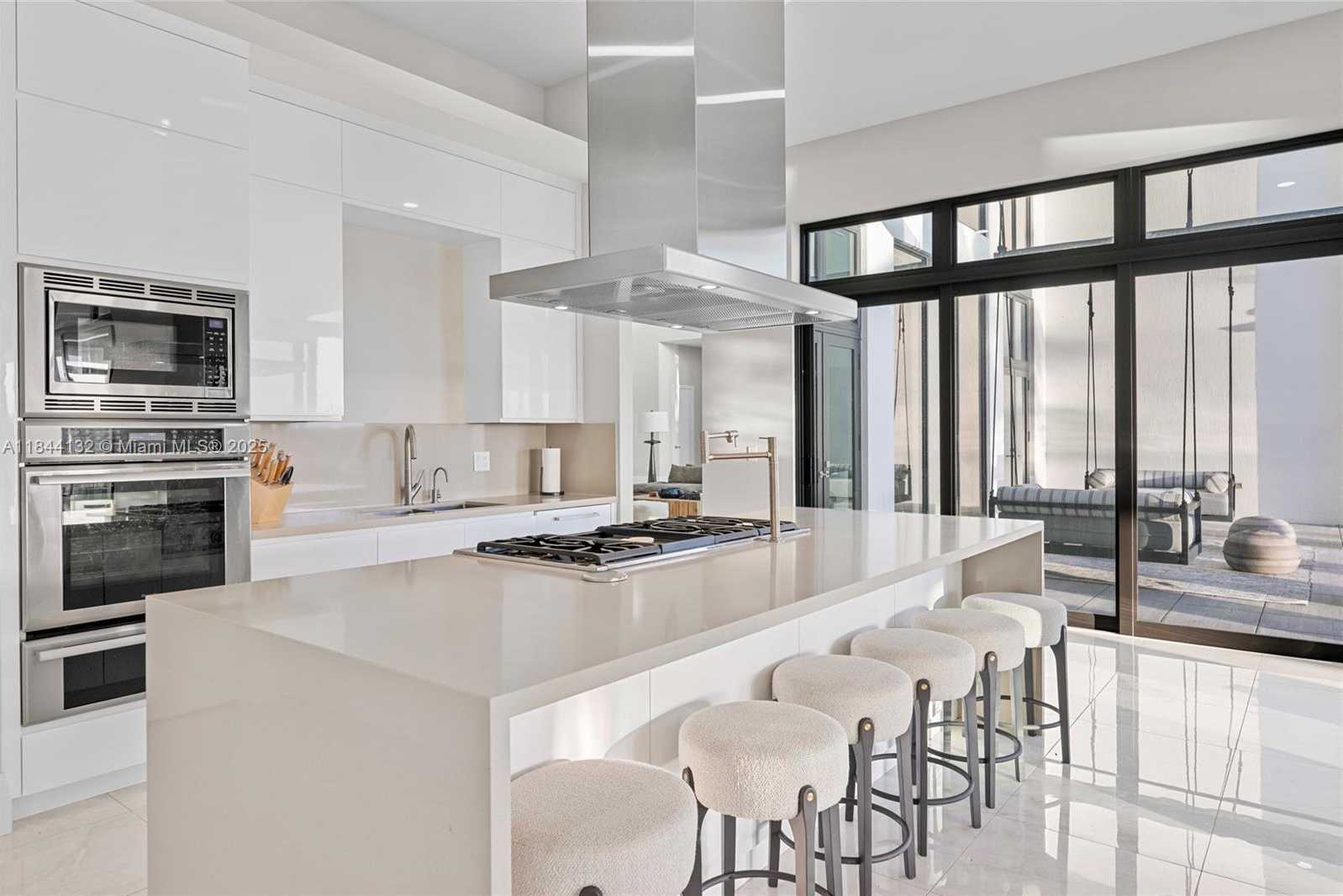 Small Image of 3275 ISLEWOOD AVE, Weston Number 7