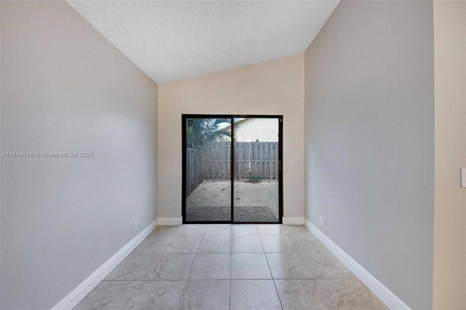 Small Image of 314 BISHOP RD, North Lauderdale Number 24