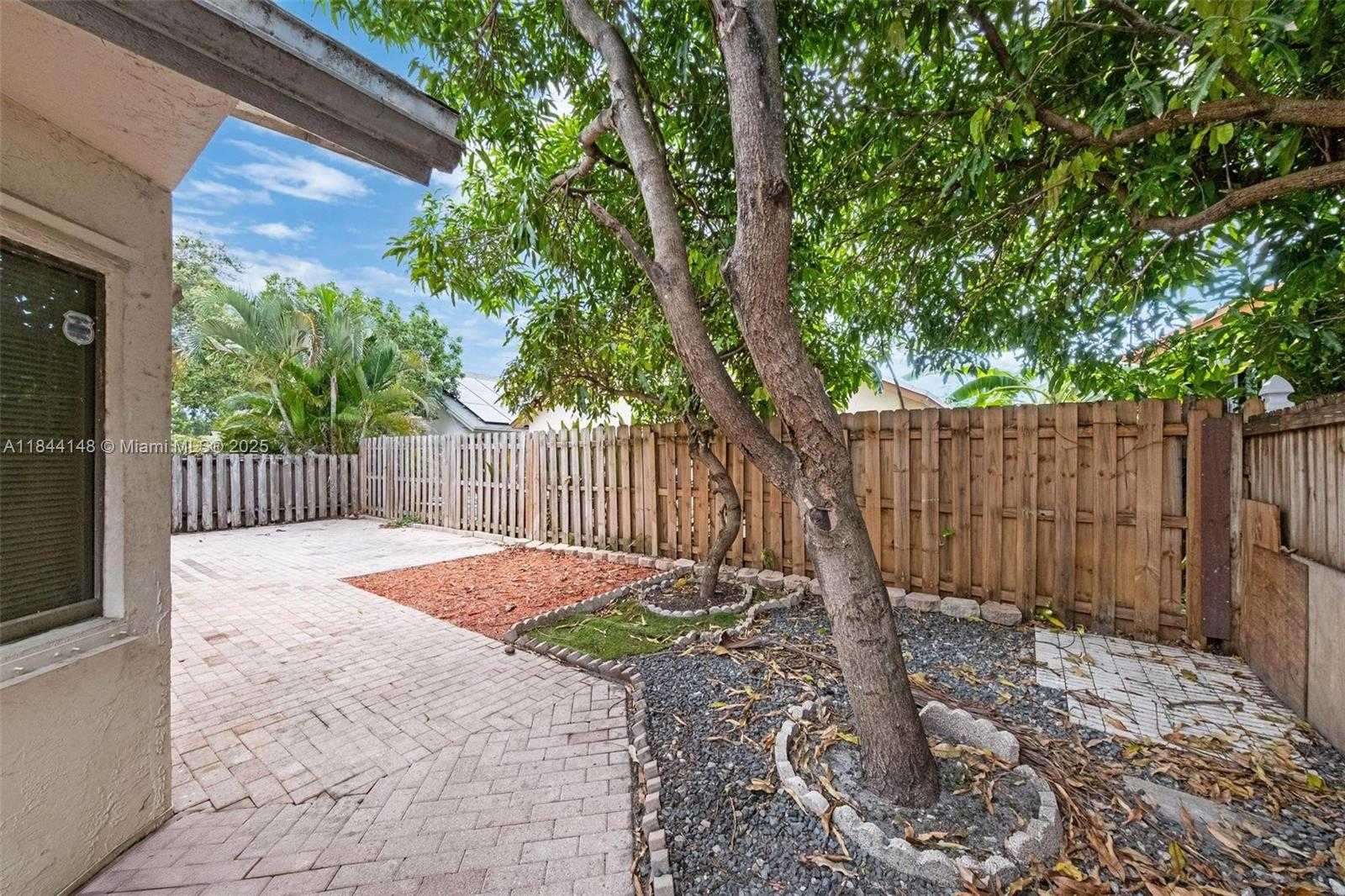 Small Image of 314 BISHOP RD, North Lauderdale Number 28