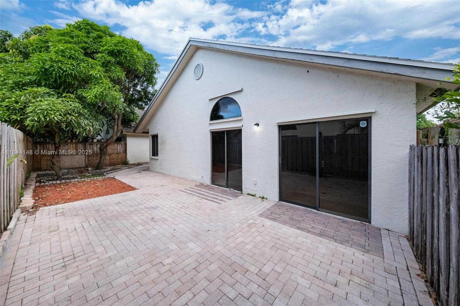 Small Image of 314 BISHOP RD, North Lauderdale Number 34