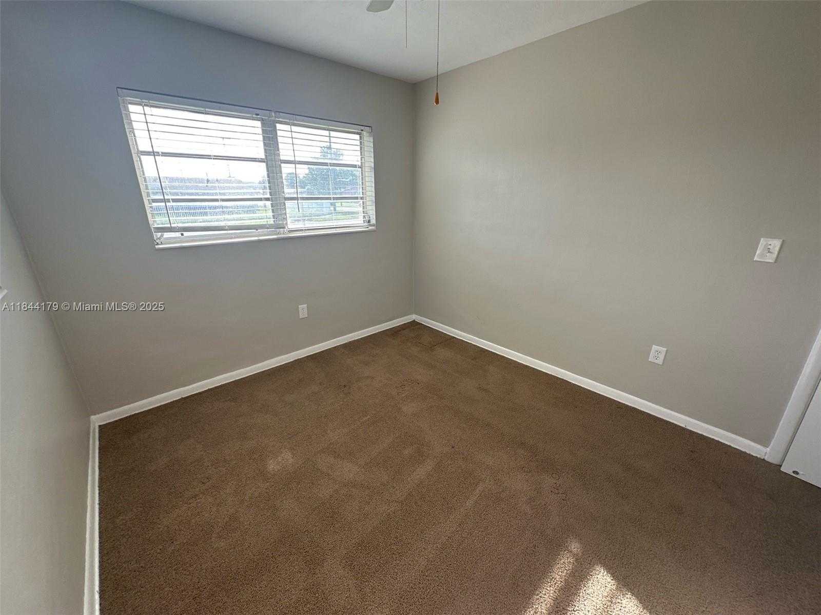 Small Image of 19001 NORTH WEST 19TH AVE, Miami Gardens Number 10