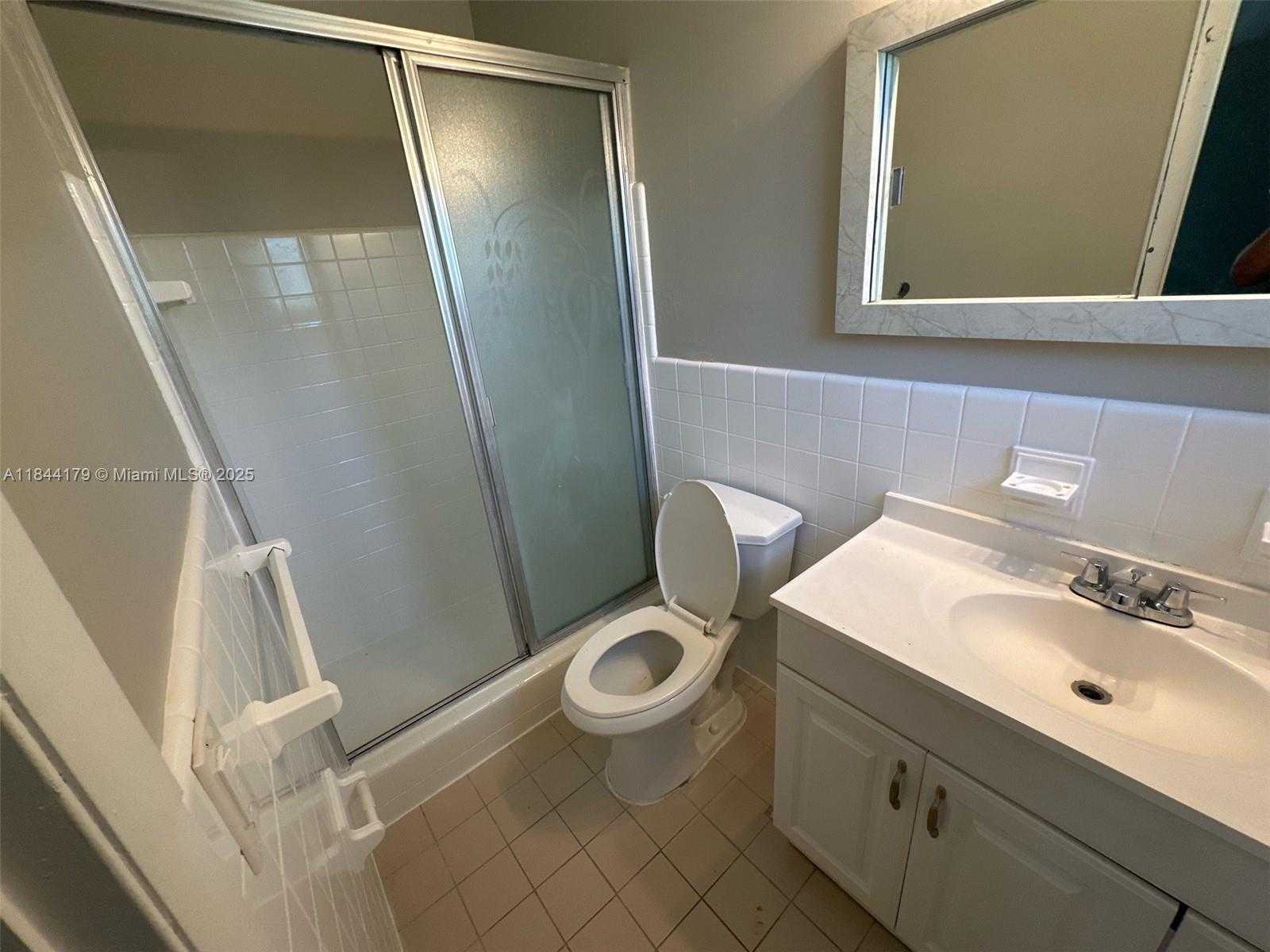 Small Image of 19001 NORTH WEST 19TH AVE, Miami Gardens Number 14