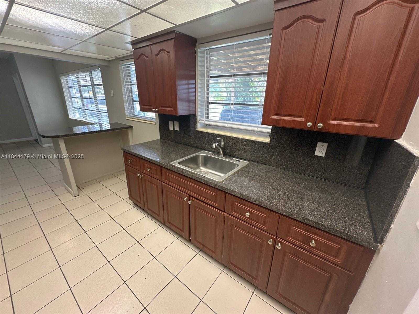 Small Image of 19001 NORTH WEST 19TH AVE, Miami Gardens Number 4