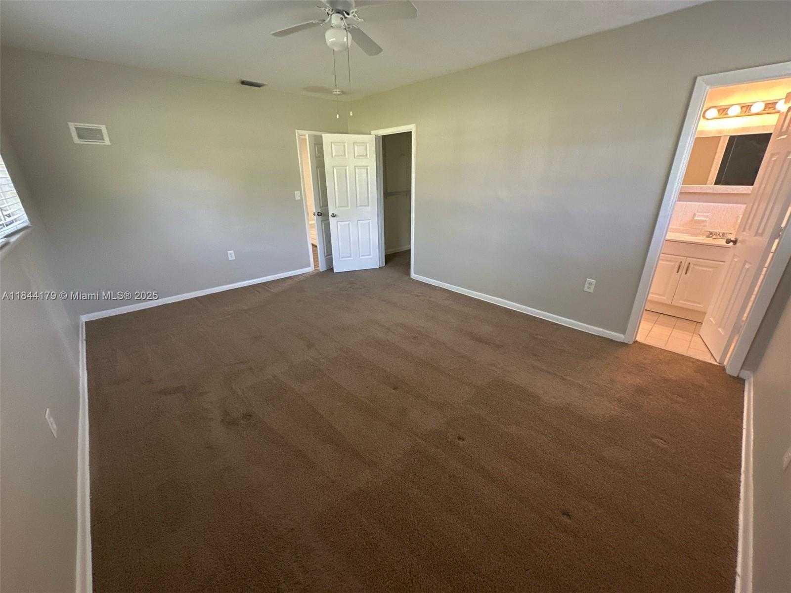Small Image of 19001 NORTH WEST 19TH AVE, Miami Gardens Number 6