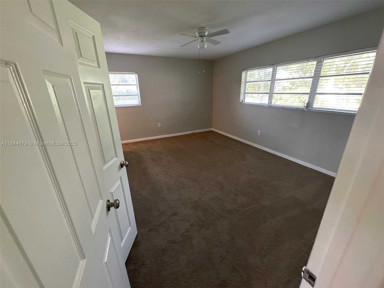 Small Image of 19001 NORTH WEST 19TH AVE, Miami Gardens Number 9