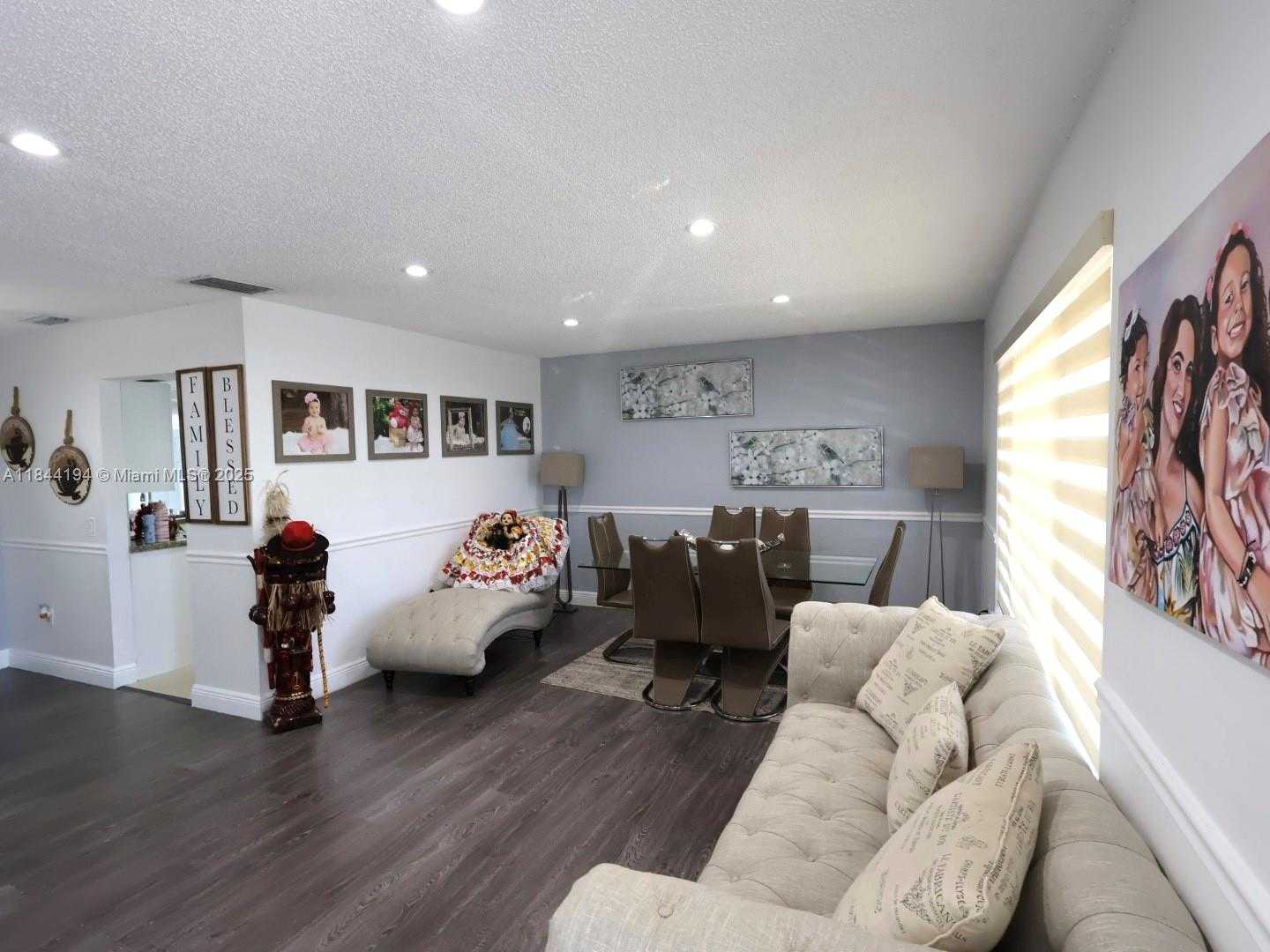 Small Image of 9170 NORTH WEST 24TH PL, Sunrise Number 14