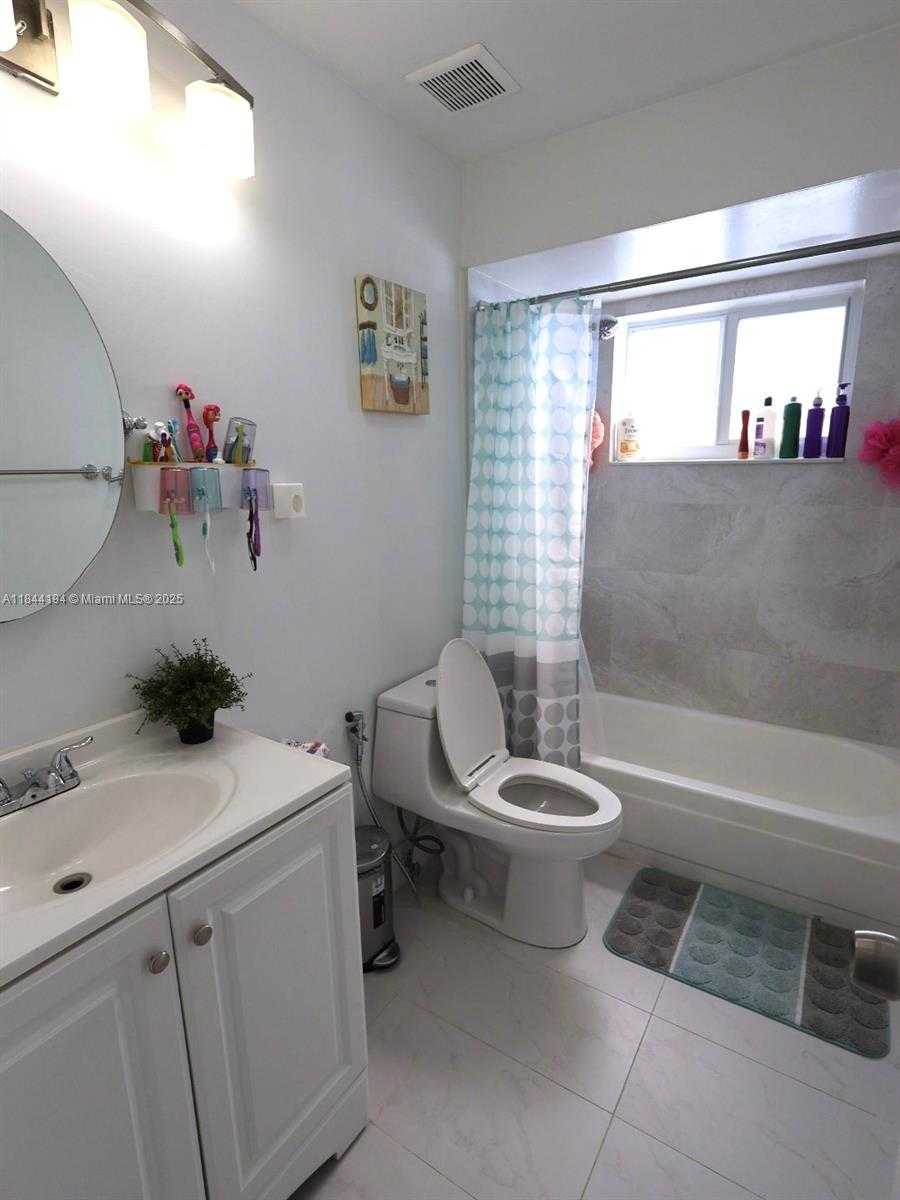 Small Image of 9170 NORTH WEST 24TH PL, Sunrise Number 29