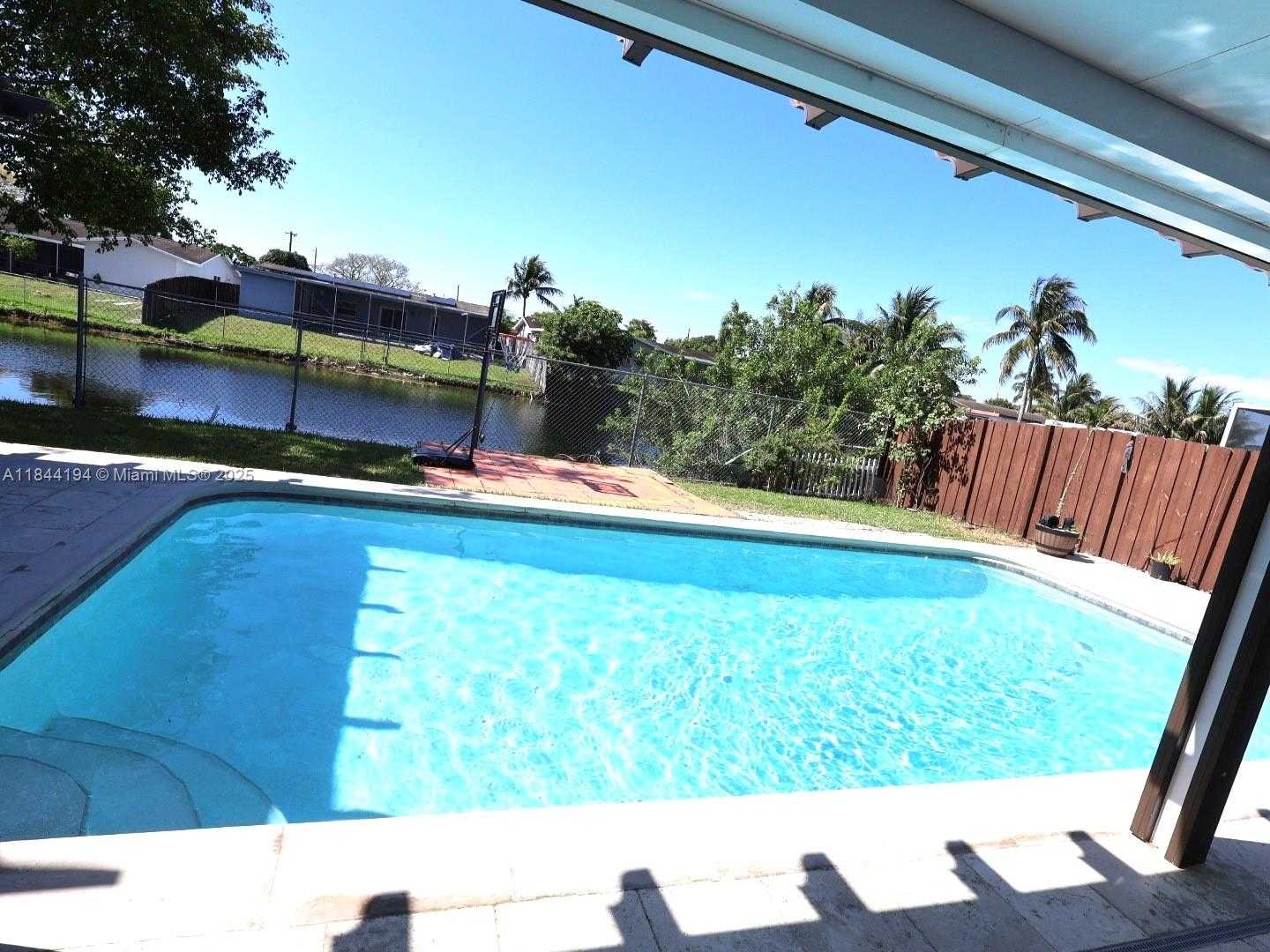 Small Image of 9170 NORTH WEST 24TH PL, Sunrise Number 40