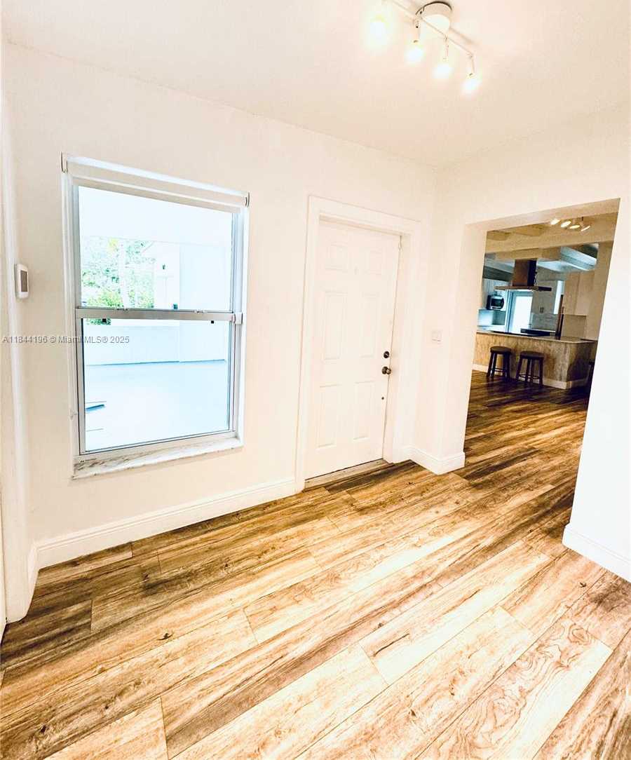 Small Image of 2075 SOUTH HIBISCUS DR, North Miami Number 36