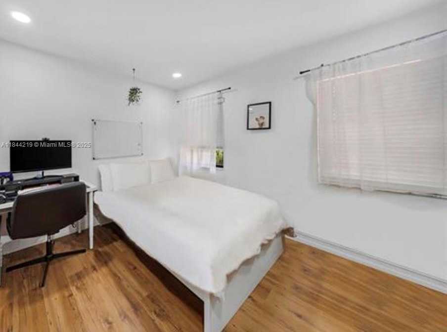 Small Image of 8453 NORTH WEST 189 STREET RD, Hialeah Number 10
