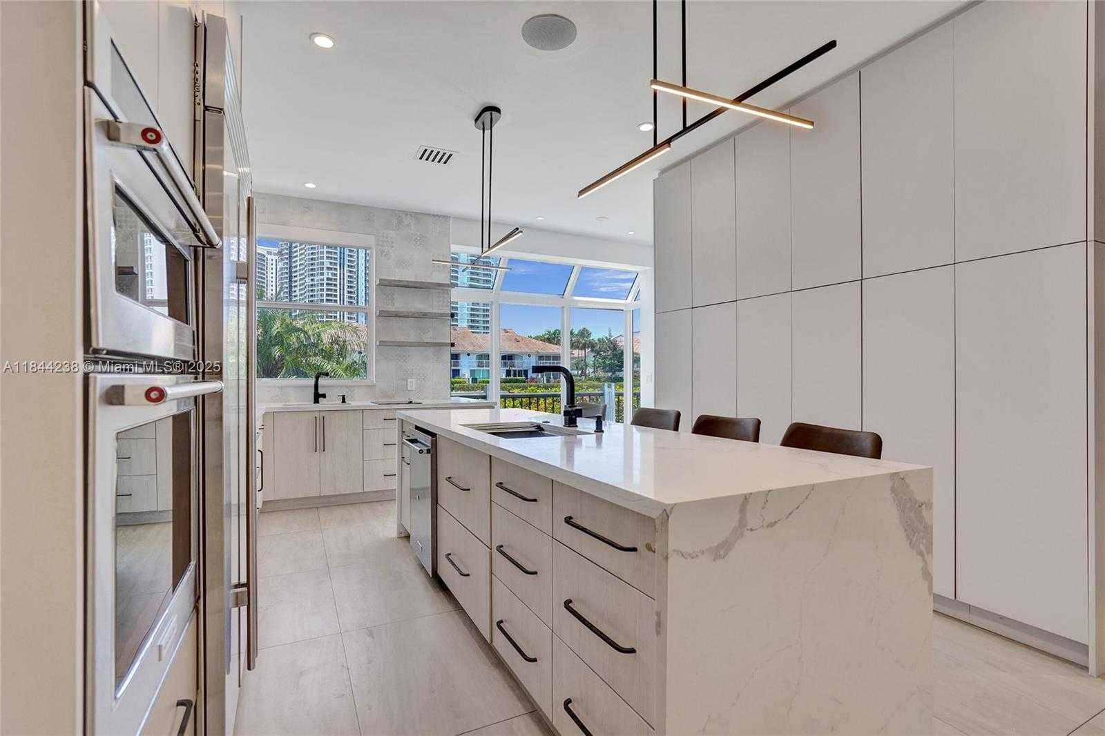 Small Image of 3757 NORTH EAST 208TH TE, Aventura Number 10